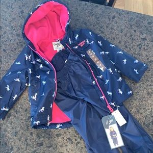 Oshgosh 2 piece rain coat and splash pants. 3T